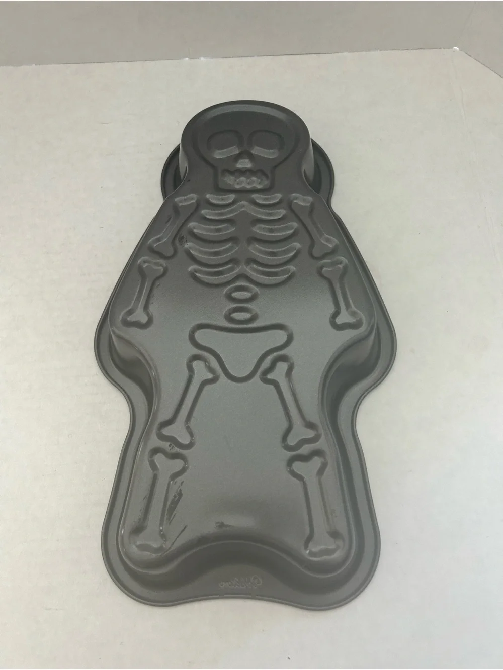 Wilton Grey Metal Skeleton Non Stick Cake Pan/Mold NWWT